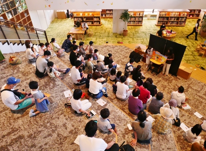 和歌山市民図書館　　２０２０-１０-０２　００：００_b0093754_23002408.jpg