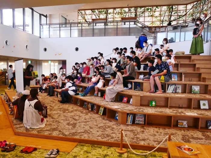 和歌山市民図書館　　２０２０-１０-０２　００：００_b0093754_23013277.jpg