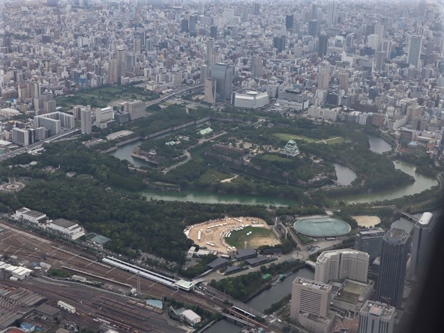 藤田八束の鉄道写真、東北本線と貨物列車、夕日を背景にして貨物列車が走ります。青い森鉄道のモーリー君、熊本駅大改造中路面電車紹介、古市中百舌鳥古墳群を上空から見ると_d0181492_17273725.jpg