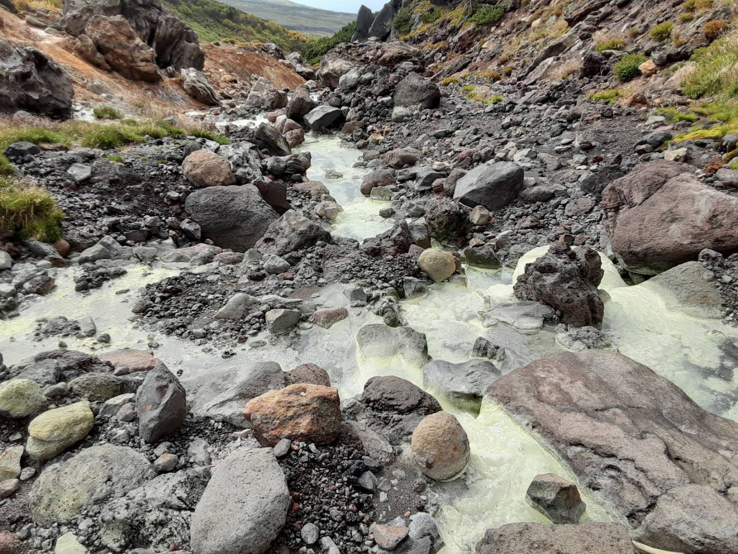 大雪山 旭岳へ紅葉ハイク!ちょっと手前_d0198793_01295112.jpg