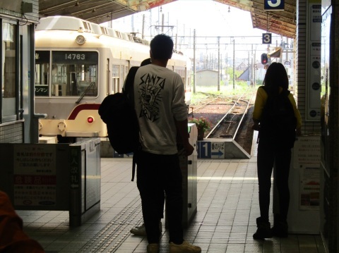 富山駅の情景　連休初日_f0281398_02384129.jpg