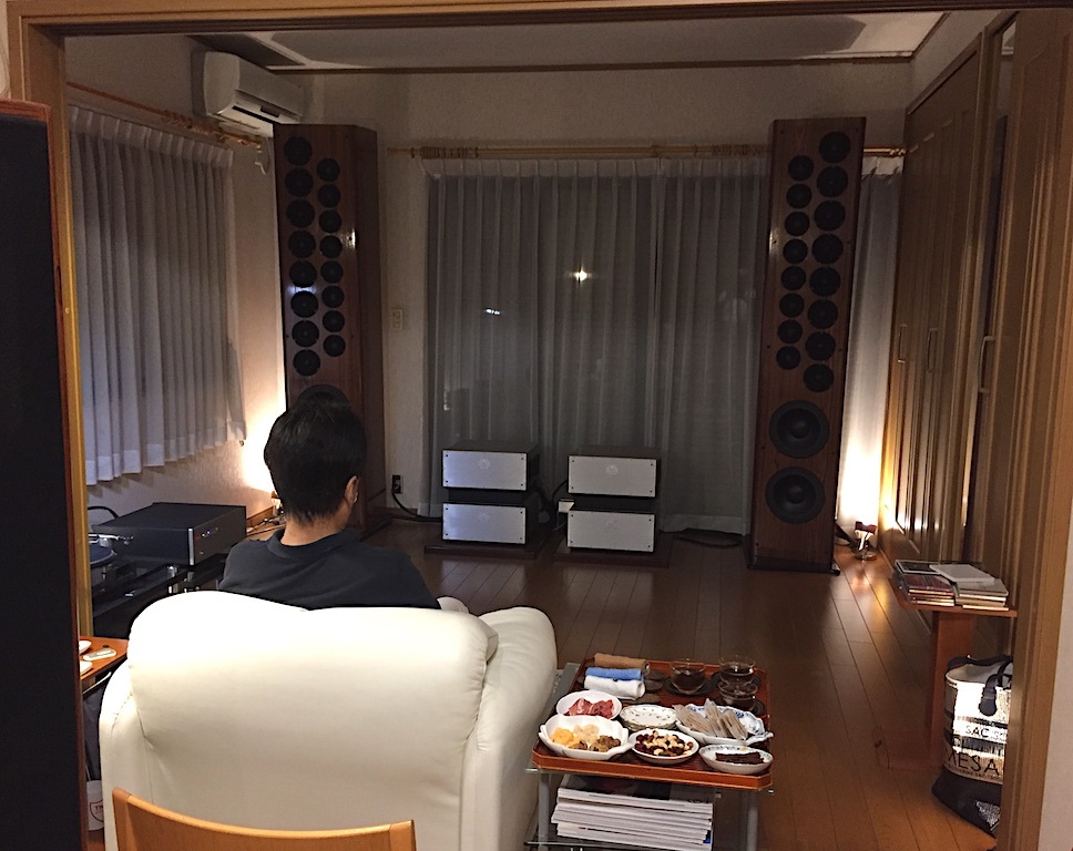 今日はアレキサンドライト邸に _f0108399_12472244.jpg