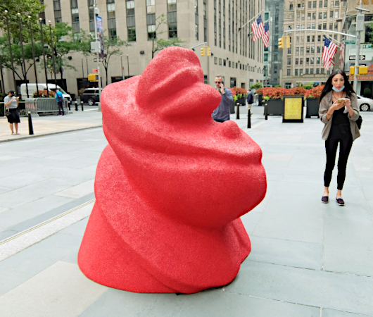 第二回フリーズ・スカルプチャー・アット・ロックフェラー・センター（Frieze Sculpture at Rockefeller Center）_b0007805_06365832.jpg