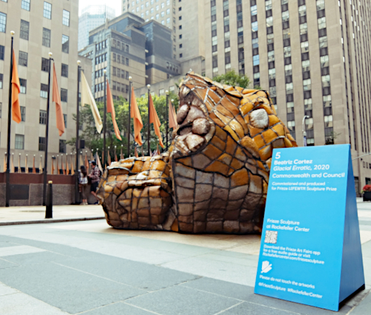 第二回フリーズ・スカルプチャー・アット・ロックフェラー・センター（Frieze Sculpture at Rockefeller Center）_b0007805_06411535.jpg