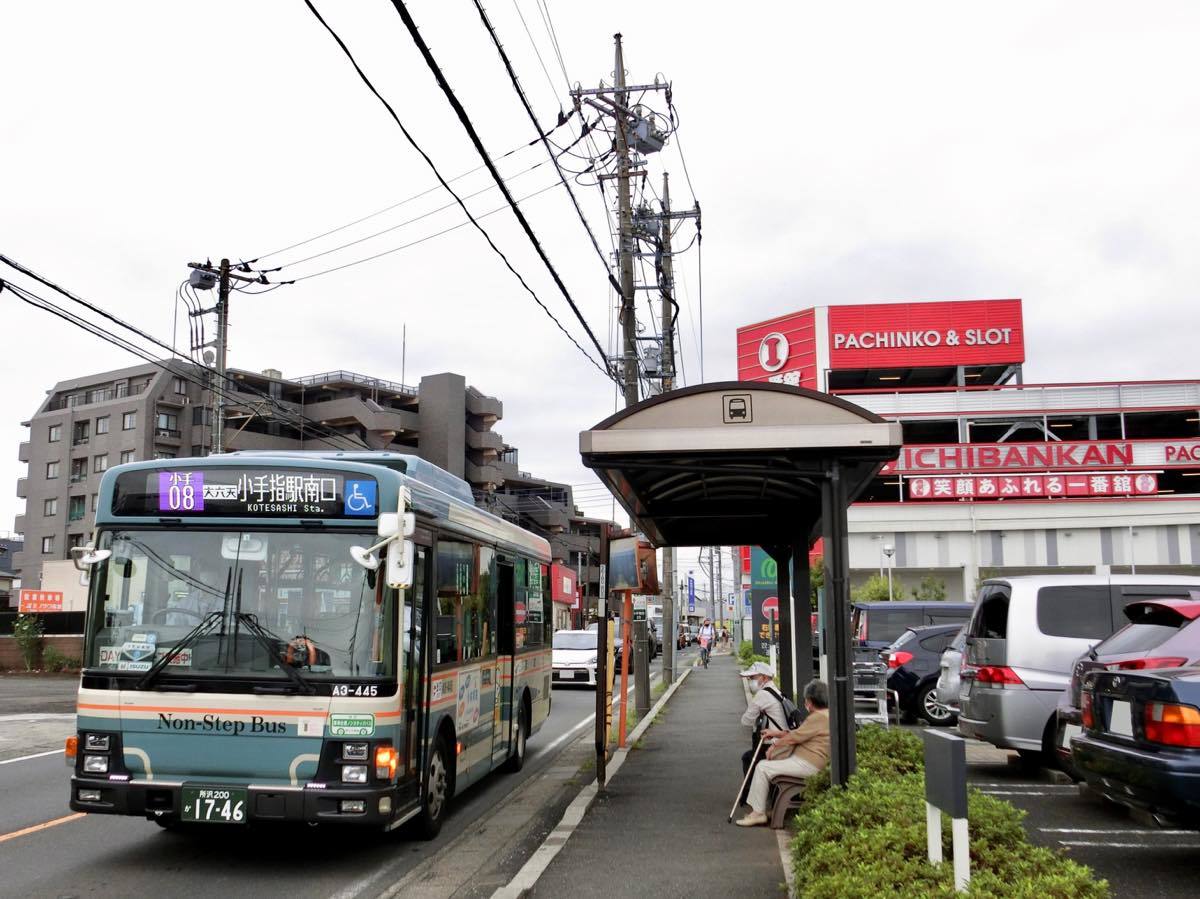 小手指駅より 西武バスのマイナー運用を追う 黄色い電車に乗せて 小手指駅より 西武バスのマイナー運用を追う 黄色い電車に乗せて