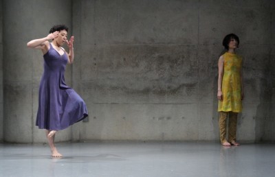 4人の女性振付家が競作する「カトルカール」公演開かる_d0178431_18485620.jpg