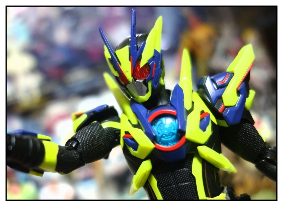 S.H.Figuarts 仮面ライダーゼロワン シャイニングアサルトホッパーで遊びまくり!!_f0205396_22435313.jpg