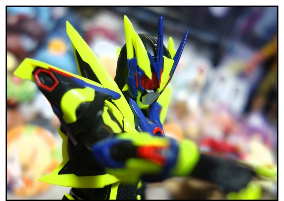 S.H.Figuarts 仮面ライダーゼロワン シャイニングアサルトホッパーで遊びまくり!!_f0205396_22435652.jpg
