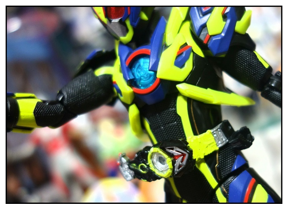 S.H.Figuarts 仮面ライダーゼロワン シャイニングアサルトホッパーで遊びまくり!!_f0205396_22435909.jpg