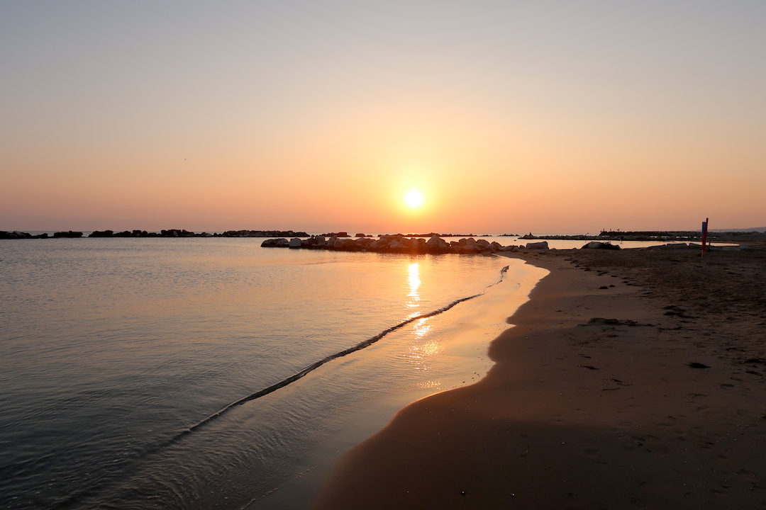 朝日にきらめく海と南伊の旅のホテル選び_f0234936_795380.jpg