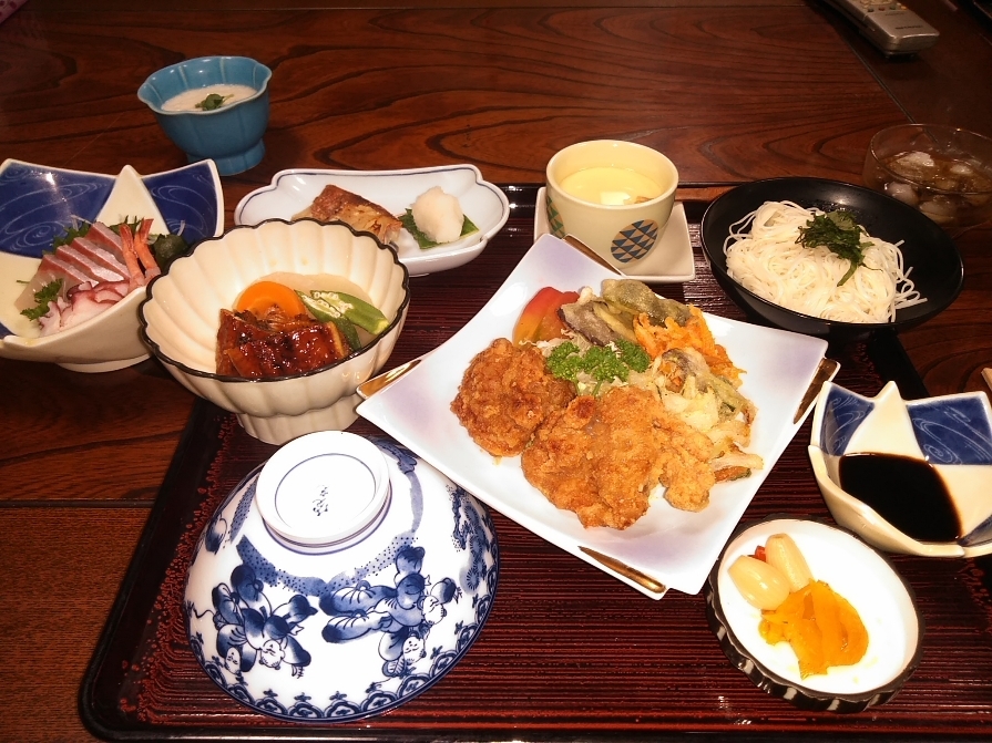大正2年創業 地区では唯一の貴重な宿―下関市豊田町・開月旅館_a0385880_13452390.jpg