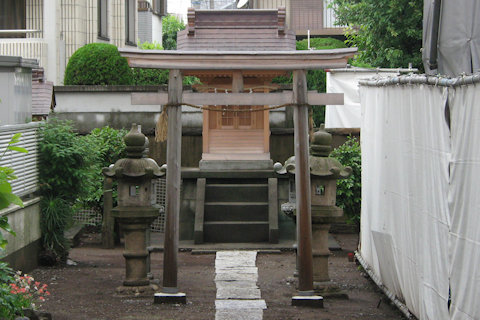 稲荷神社（高野台5）_a0121671_20425846.jpg