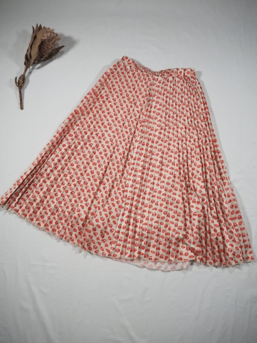 トーマスさんのLip print skirt_e0357389_13021463.jpg