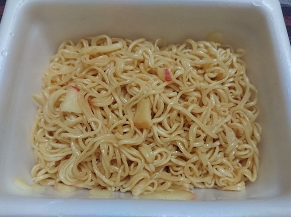 9/24 ペヤングやきそばアップル・パイ・テイスト_b0042308_00333654.jpg