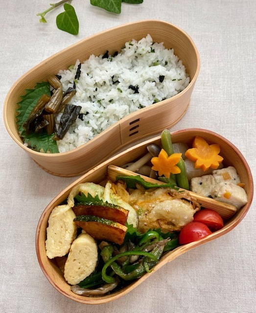 lunch box ×4 曜日の感覚_a0165160_16355076.jpg