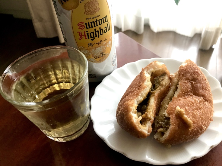 そしてセブンのカレーパン♪(ランチの続き)_c0212604_189667.jpg