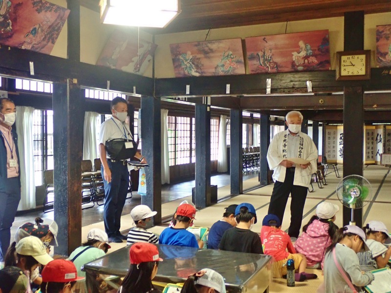 浦佐小学校2年生の地域学習で浦佐毘沙門堂へ_c0336902_18214688.jpg