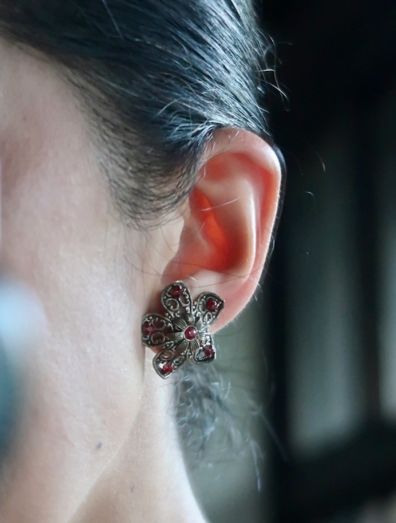 Filigree 赤のイヤリング_b0113868_21123204.jpg