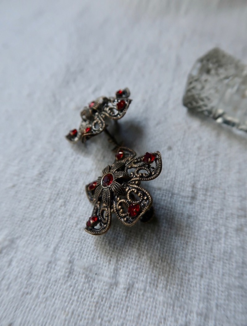 Filigree 赤のイヤリング_b0113868_21123847.jpg