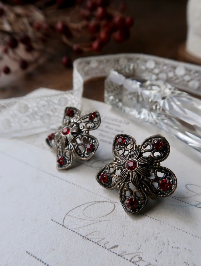 Filigree 赤のイヤリング_b0113868_21124733.jpg
