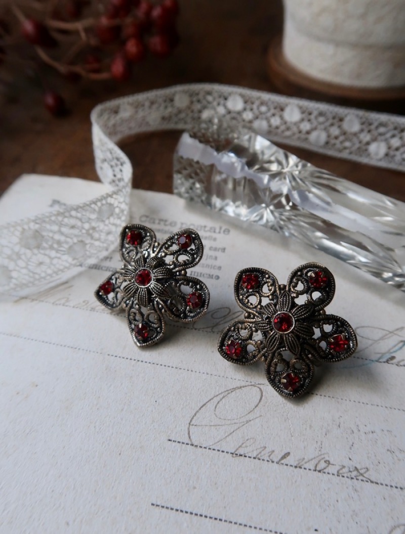 Filigree 赤のイヤリング_b0113868_21124978.jpg