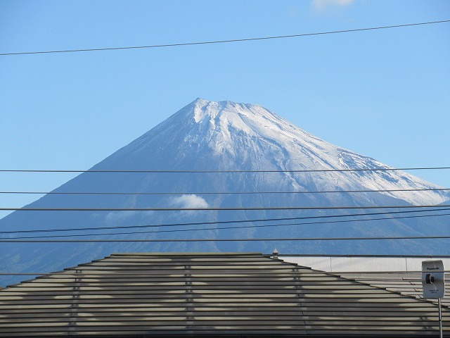 秋が早足で近づいてきた　　富士山に雪が積もり、ヒガンバナも間もなく満開！_f0141310_07315832.jpg