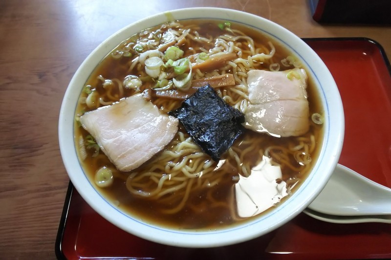 東京庵で中華そば醤油大盛り ボ ボ 僕らは釣れない中年団 Ver 1 東京庵で中華そば醤油大盛り ボ ボ 僕らは釣れない中年団 Ver 1