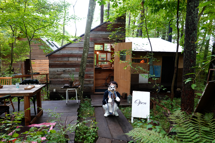 森の中のピッツァ屋さん_e0277800_18004489.jpg