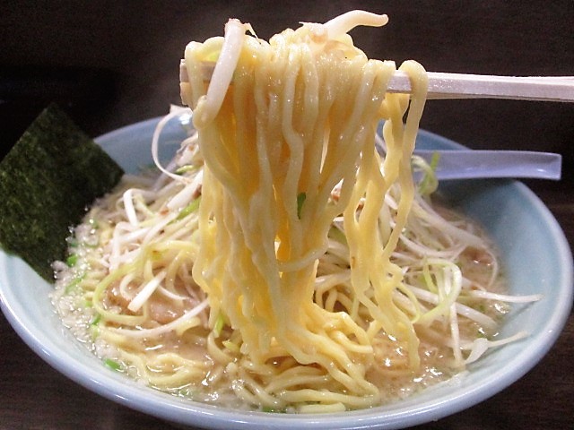 「ラーメン専門店　和　久米川店」でネギラーメン(大盛)♪８２_c0169330_12580588.jpg