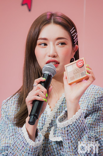 韓国のファン ビンビン 韓国ギャルでハーフ顔美人 インフルエンサーで大人気韓国ブランドの看板モデル パク ソラ スタイルナンダ 創始者は億万長者 整形前 彼氏 韓国芸能人の紹介 整形 top 韓国のファン ビンビン 韓国ギャルでハーフ顔美人 インフルエンサーで大人気韓国ブランドの看板モデル パク ソラ スタイルナンダ 創始者は億万長者 整形前 彼氏 韓国芸能人の紹介 整形 top
