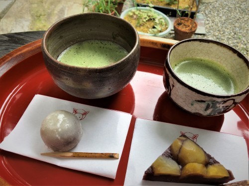 栗菓子食べながら　タバコの値上げに気づく_a0346704_14361730.jpg