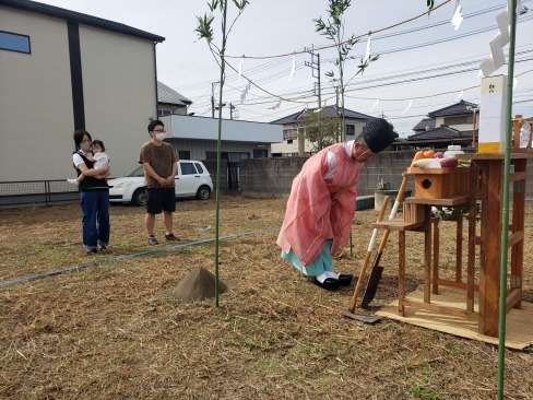 八千代町にて地鎮祭を執り行いました。_a0059217_08340054.jpg