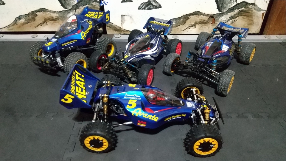 タミヤ　アバンテ2011 タミヤ 電動RCカーシリーズ 1/10RC 4WDレーシングバギー