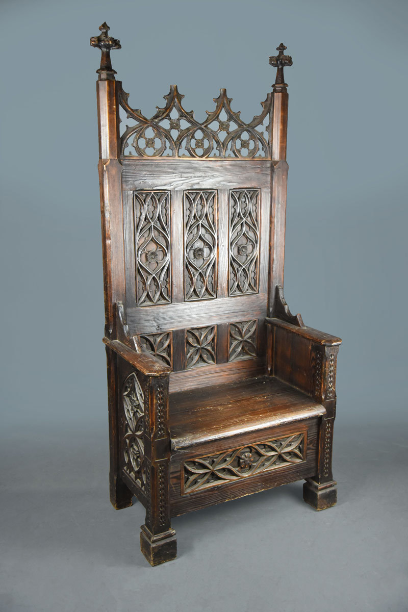 Throne Chair（玉座）のデザイン : 黒猫チッチのひとりごと