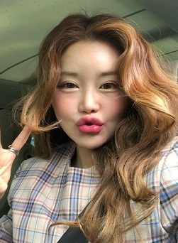 韓国のファン ビンビン 韓国ギャルでハーフ顔美人 インフルエンサーで大人気韓国ブランドの看板モデル パク ソラ スタイルナンダ 創始者は億万長者 整形前 彼氏 韓国芸能人の紹介 整形 top 韓国のファン ビンビン 韓国ギャルでハーフ顔美人 インフルエンサーで大人気韓国ブランドの看板モデル パク ソラ スタイルナンダ 創始者は億万長者 整形前 彼氏 韓国芸能人の紹介 整形 top
