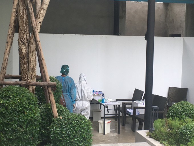 中秋の名月(タイのホテルの窓から)_b0100062_12330260.jpeg