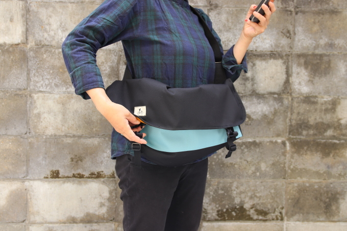 レアセルのレザ-メッセンジャーバッグ※オリジナルカスタム品です。 Flower Zuda Bag | rehacer