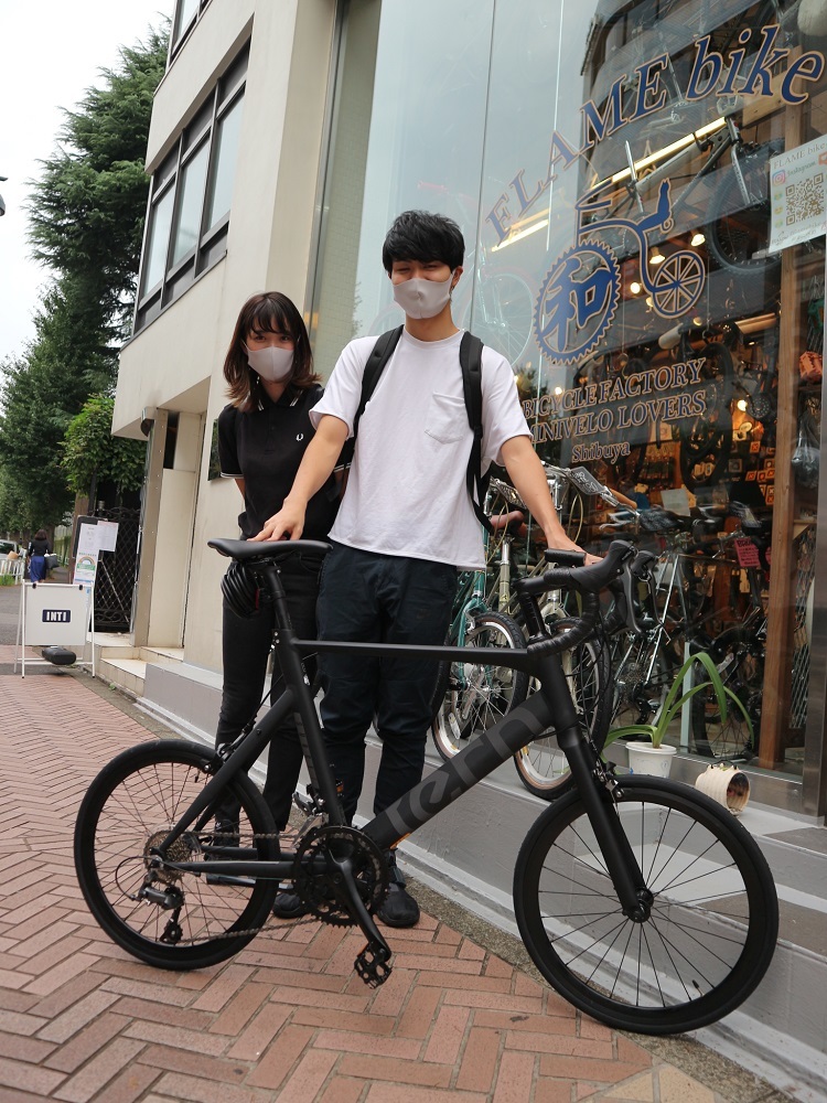10月3日　渋谷　原宿　の自転車屋　FLAME bike前です_e0188759_18531239.jpg