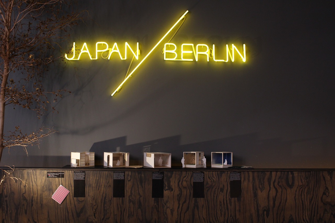 始まりました。BerlinでのExhibitio(和室模型展示)_a0355629_05354600.jpg