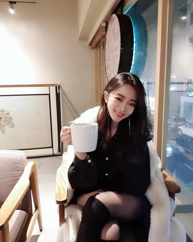 アイドル出身、国際派タレント、ペ・スルギ!YouTuberと結婚!!整形を告白 鼻を6回整形??_f0158064_01360723.jpg