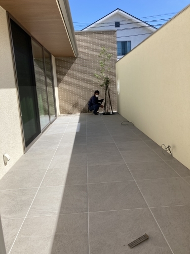中庭タイルデッキ 飯倉の家 Staff Blog 中庭タイルデッキ 飯倉の家 Staff Blog