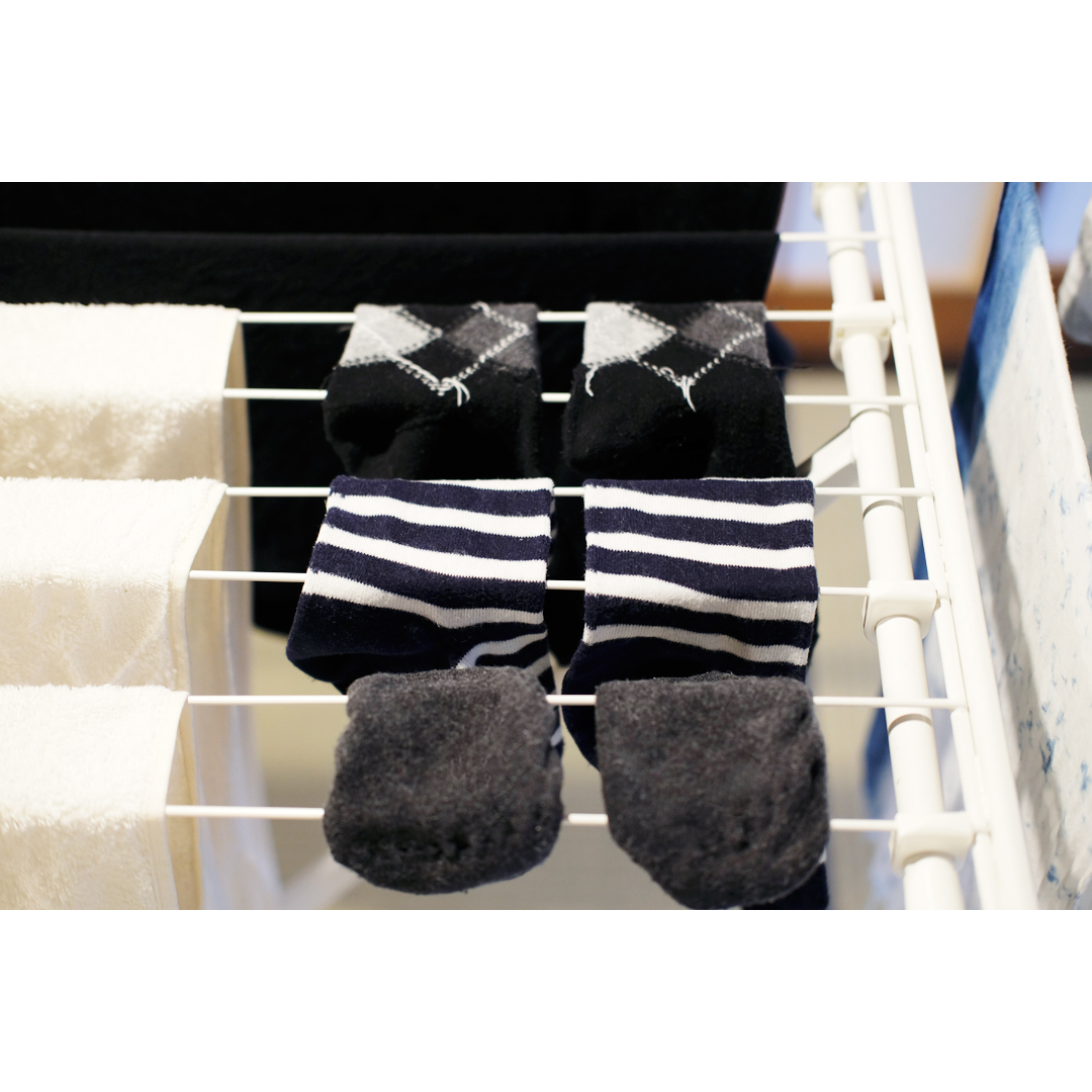 部屋干しにも活躍する、すっきり機能的な折り畳みラック。_d0227246_11353280.jpg