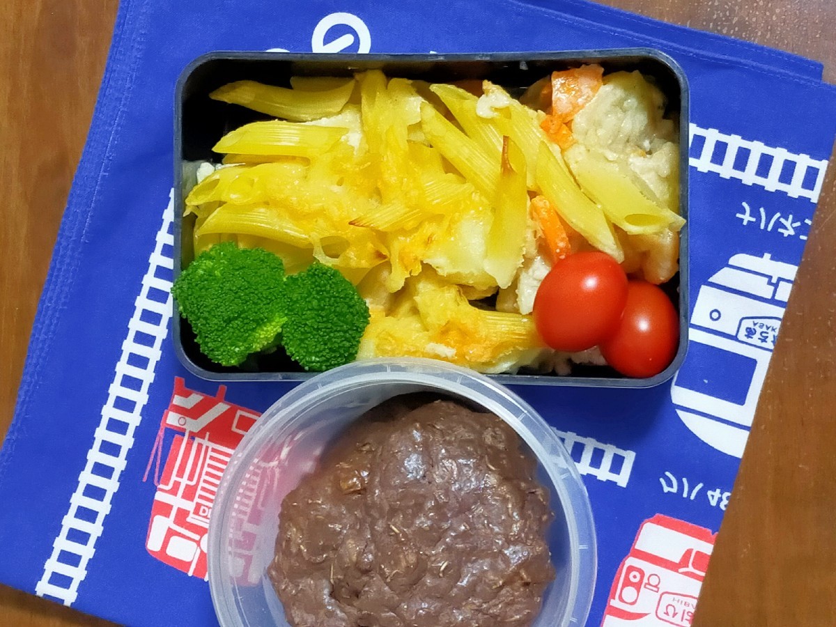 10 8 木 ペンネグラタンとプロテインオートミールクッキー弁当 ぬま食堂