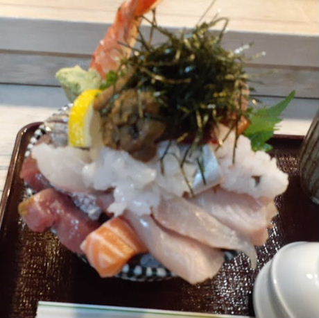 御茶ノ水駅界隈 江戸富士 でウニ乗せ海鮮丼 美味しい が好き