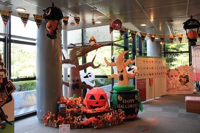 観光館のハロウィン装飾2020と追手門フリーマーケットのお知らせ_d0131668_10170263.jpg