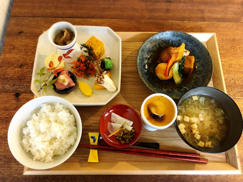 食堂カフェ・ヒトトノ@2_e0292546_18432494.jpg