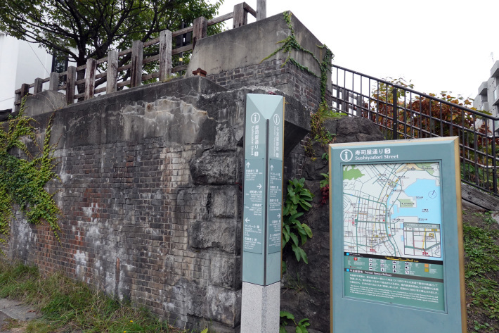 北海道最古の鉄路 旧手宮線跡 と 小樽市総合博物館 _f0117059_17183371.jpg