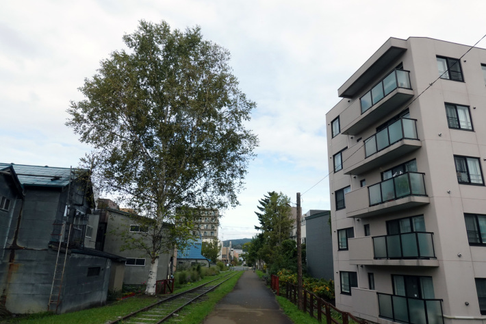 北海道最古の鉄路 旧手宮線跡 と 小樽市総合博物館 _f0117059_17202441.jpg