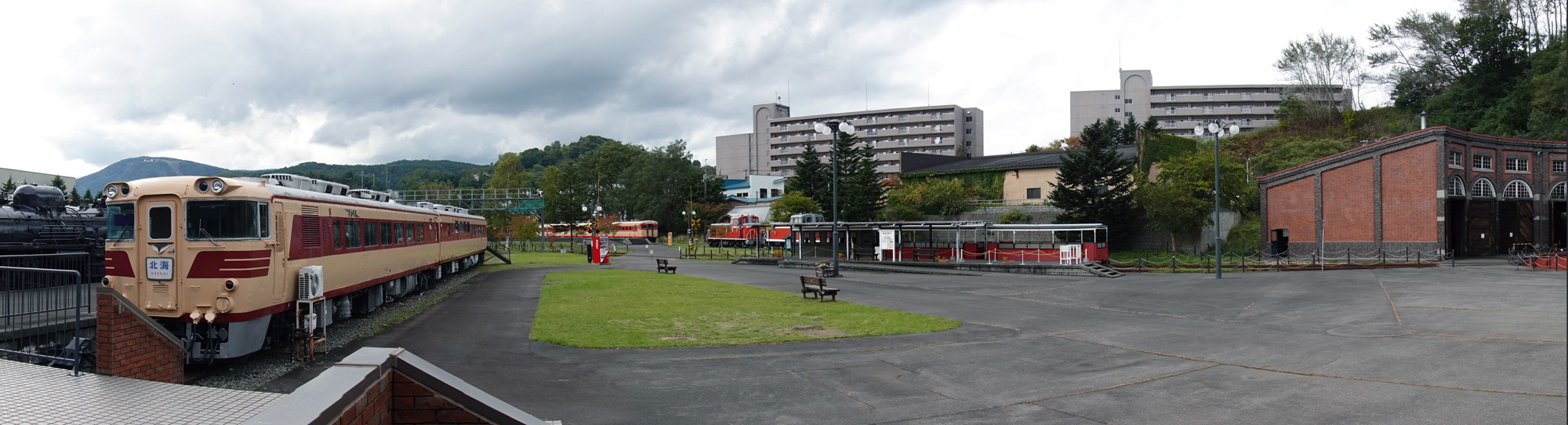 北海道最古の鉄路 旧手宮線跡 と 小樽市総合博物館 _f0117059_17245736.jpg