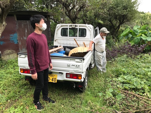 有難い！今年も里芋越冬用のゴザ到着10・7_c0014967_16511720.jpg